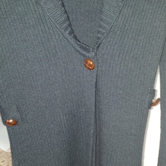 Sweater - Picture 3 of 3